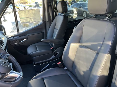 New 2025 Mercedes-Benz Sprinter 2500 image 12