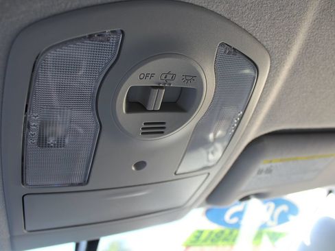 Used 2015 Toyota Prius Four FWD image 27