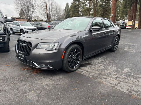 Used 2019 Chrysler 300 S image 1