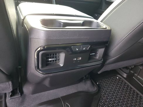 Used 2024 GMC Sierra 1500 AT4 w/ Technology Package AWD/4WD image 16