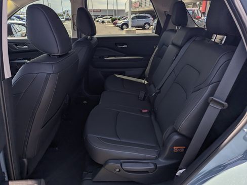 New 2026 Nissan Pathfinder SL FWD image 8