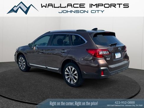 Used 2019 Subaru Outback 2.5i Touring AWD/4WD image 3