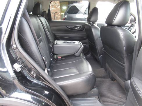 Used 2018 Nissan Rogue AWD image 9