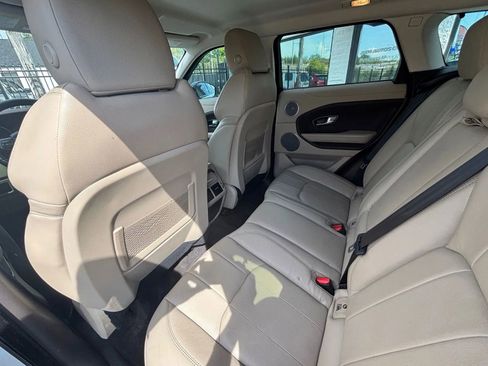 Used 2019 Land Rover Range Rover Evoque SE Premium image 36