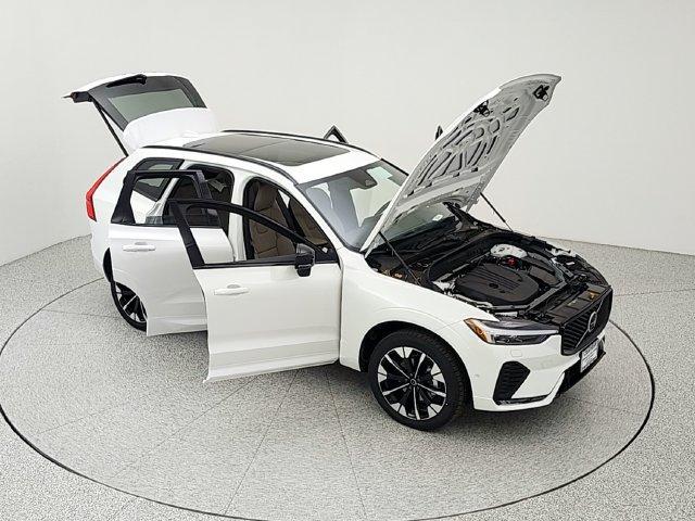 New 2026 Volvo XC60 B5 Plus w/ Protection Package Premier AWD/4WD image 38
