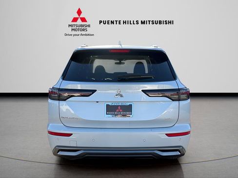 New 2026 Mitsubishi Outlander SEL image 6