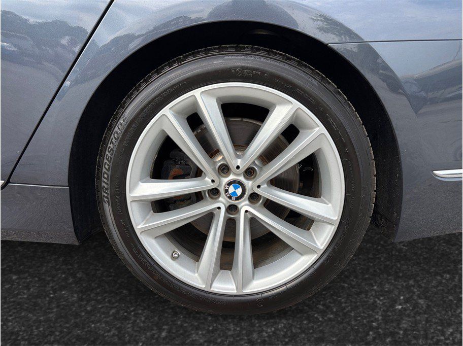 Used 2016 BMW 750i RWD image 14