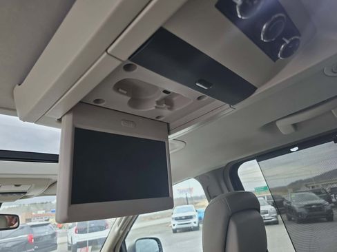 Used 2012 Chrysler Town & Country Limited w/ Luxury Group image 13