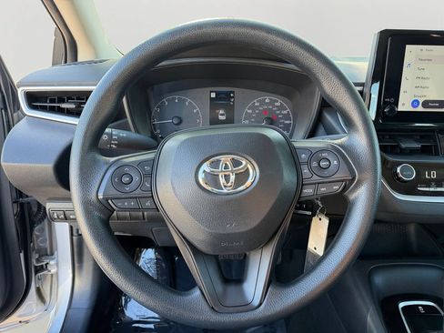 Used 2025 Toyota Corolla LE FWD image 18