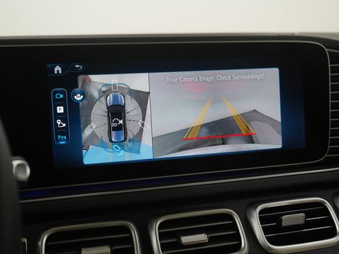 Used 2025 Mercedes-Benz GLS 450 4MATIC image 33