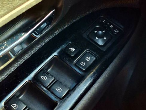 Used 2020 Mitsubishi Outlander LE AWD/4WD image 26