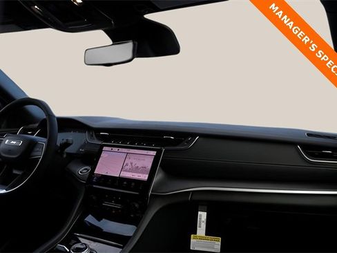 New 2025 Jeep Grand Cherokee Limited w/ Luxury Tech Group II image 16