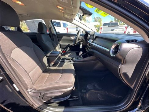 Used 2023 Kia Forte LXS FWD image 11