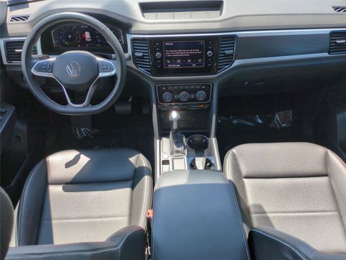 Used 2023 Volkswagen Atlas SE FWD image 16