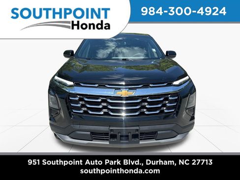Used 2025 Chevrolet Equinox LT FWD image 2