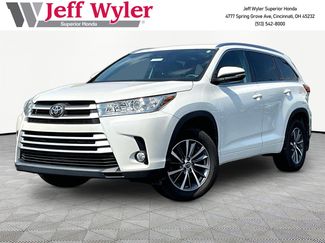 Used 2018 Toyota Highlander XLE AWD/4WD video 1
