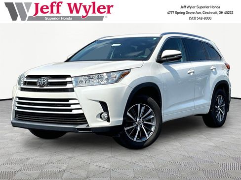 Used 2018 Toyota Highlander XLE AWD/4WD image 1