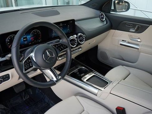 Used 2026 Mercedes-Benz GLA 250 image 2