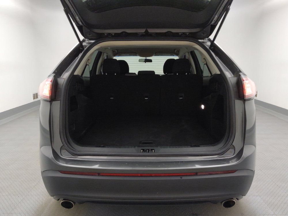 Used 2018 Ford Edge SE FWD image 29