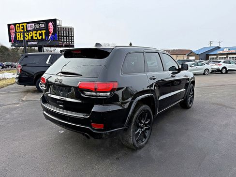Used 2018 Jeep Grand Cherokee Altitude image 9