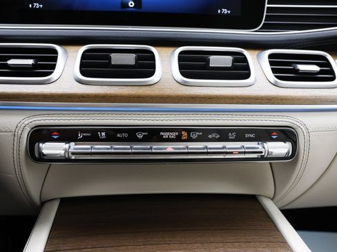 Used 2021 Mercedes-Benz GLS 450 4MATIC image 38