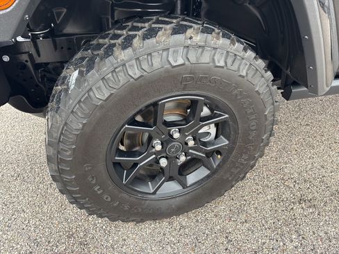 New 2025 Jeep Gladiator Willys image 22