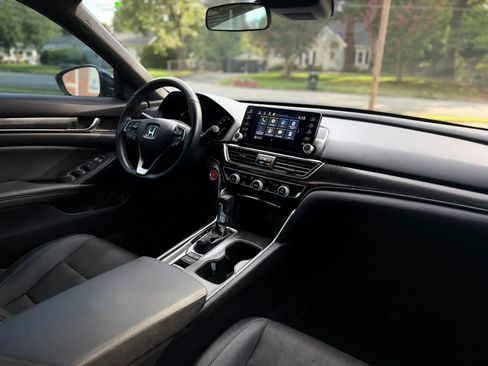 Used 2021 Honda Accord Sport image 12