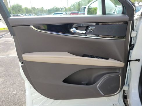 Certified 2023 Lincoln Nautilus FWD image 16