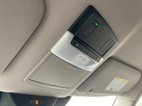 Used 2025 Nissan Pathfinder SV image 29