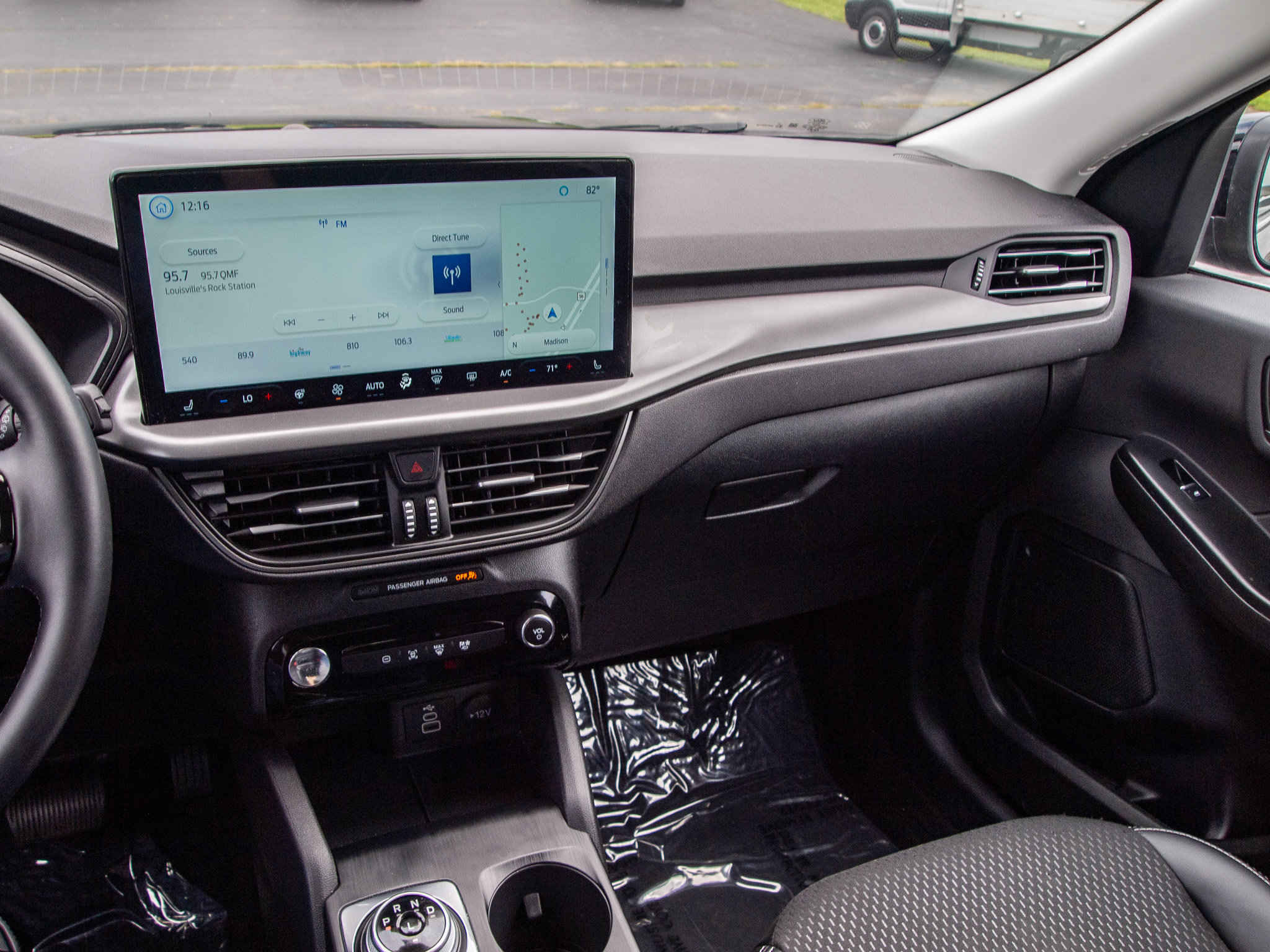 Used 2025 Ford Escape SE FWD image 16