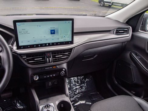 Used 2025 Ford Escape SE FWD image 16