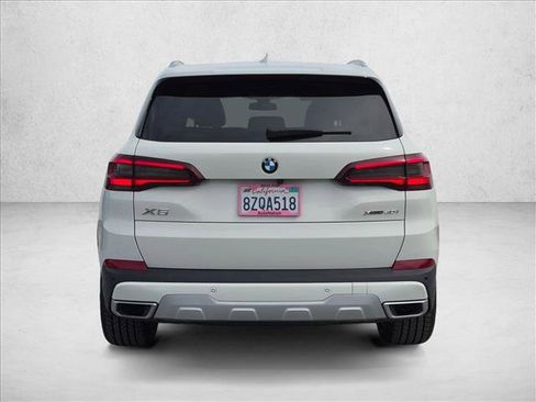 Certified 2022 BMW X5 xDrive40i w/ Parking Assistance Package AWD/4WD image 7