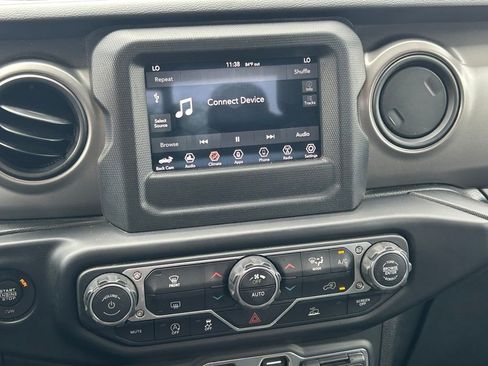 Used 2022 Jeep Gladiator Sport AWD/4WD image 18
