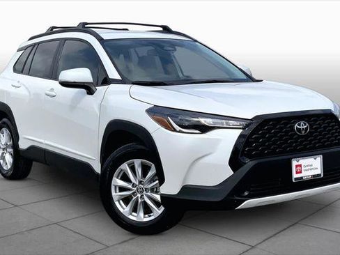 Certified 2023 Toyota Corolla Cross LE FWD image 3