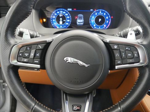 Used 2019 Jaguar F-PACE SVR image 42