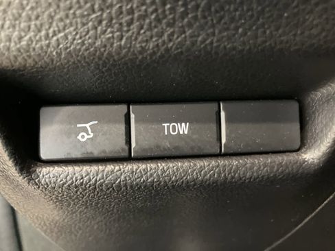 Used 2019 Ford Explorer XLT w/ Equipment Group 202A image 17