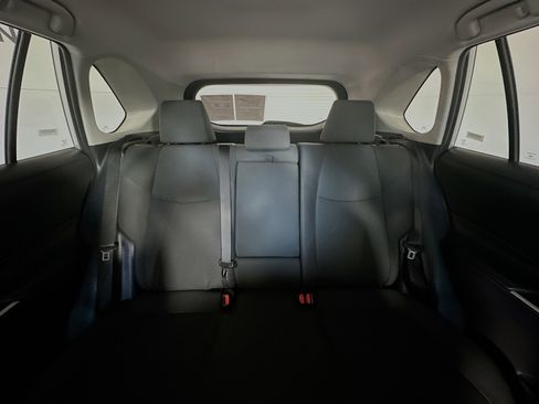 Used 2025 Toyota RAV4 LE image 28