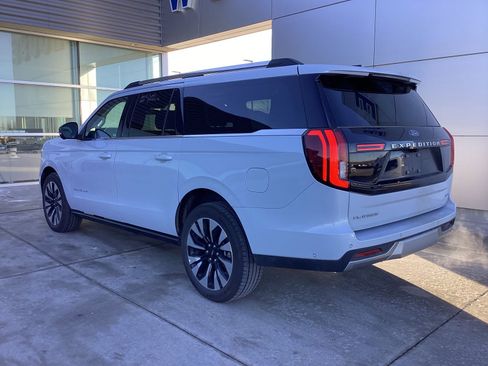 Used 2025 Ford Expedition Max Platinum w/ Driver's Package image 4
