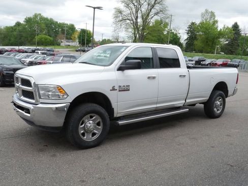 Used 2017 RAM 2500 SLT AWD/4WD image 3