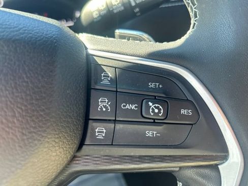 Used 2024 Jeep Grand Cherokee Altitude AWD/4WD image 25