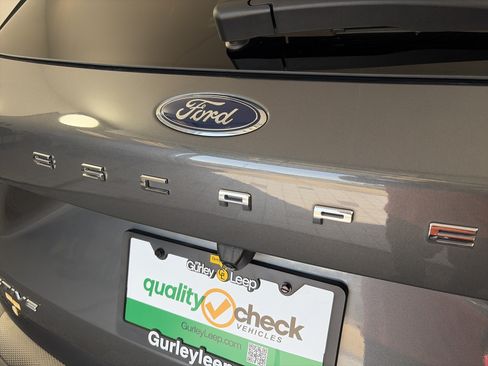 Used 2023 Ford Escape Active AWD/4WD image 17
