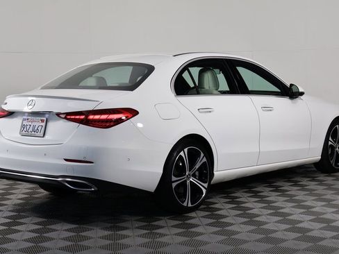 Used 2025 Mercedes-Benz C 300 Sedan image 4