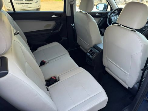 Used 2018 Volkswagen Tiguan SE FWD image 25
