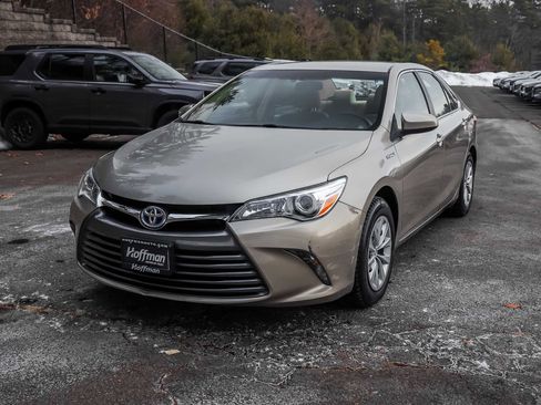 Used 2015 Toyota Camry LE image 11