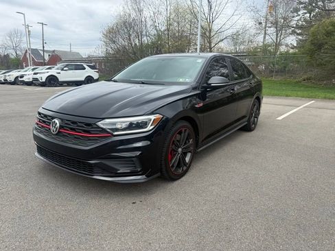 Used 2019 Volkswagen Jetta GLI image 3