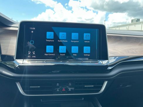 Used 2026 Volkswagen Atlas SE FWD image 16