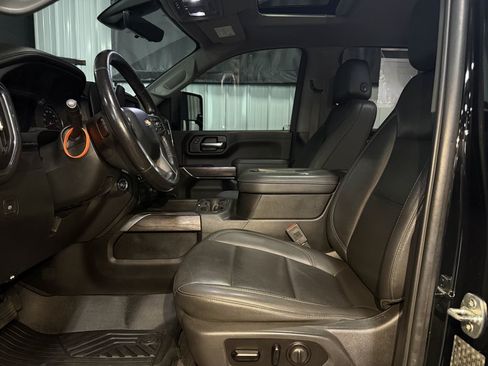 Used 2021 Chevrolet Silverado 2500 LTZ w/ Z71 Chrome Sport Edition AWD/4WD image 13