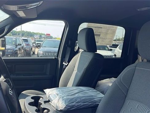 Used 2024 RAM 2500 Tradesman w/ Chrome Appearance Group image 9