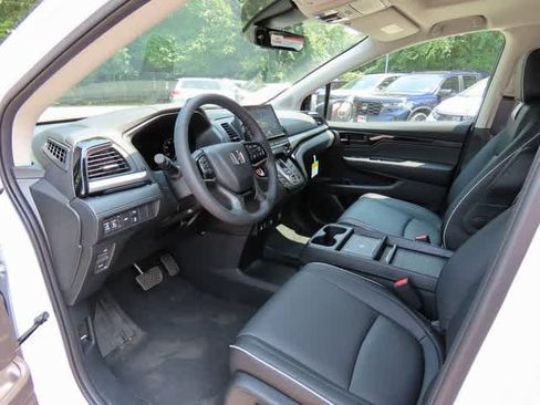 New 2026 Honda Odyssey Touring image 2