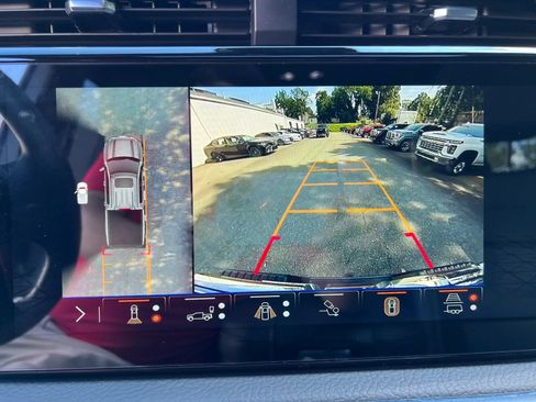 Used 2025 GMC Sierra 1500 Denali w/ Technology Package AWD/4WD image 18